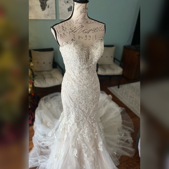 Stella York Dresses & Skirts - NWT Stella York wedding dress 6502